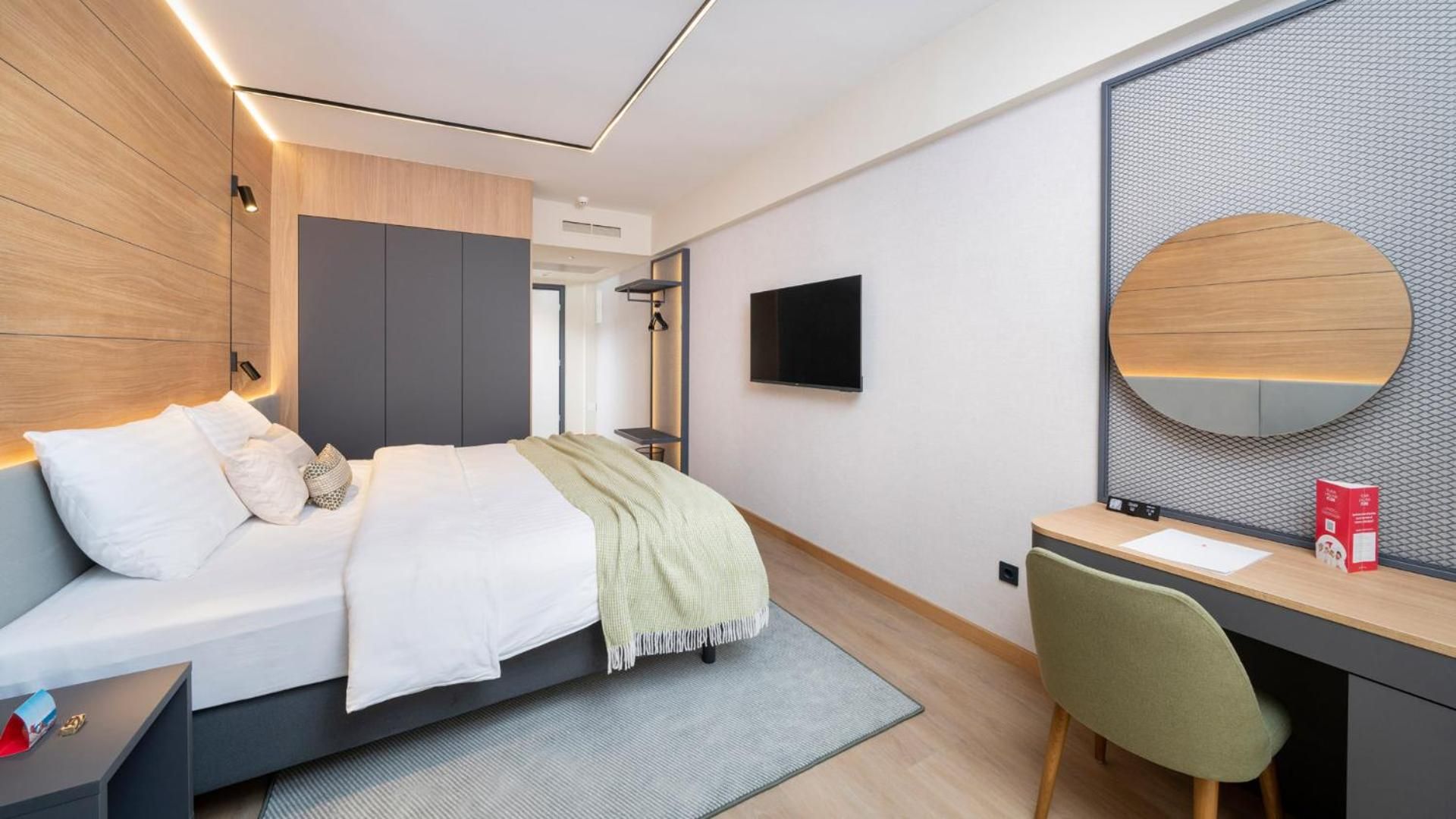 Premium Room with Balcony, Sea Side - extra bed