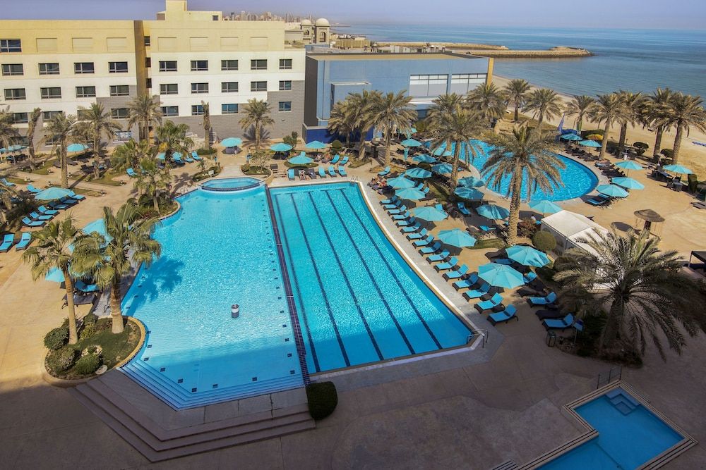 The Palms Beach Hotel And Spa Deluxe Room 2