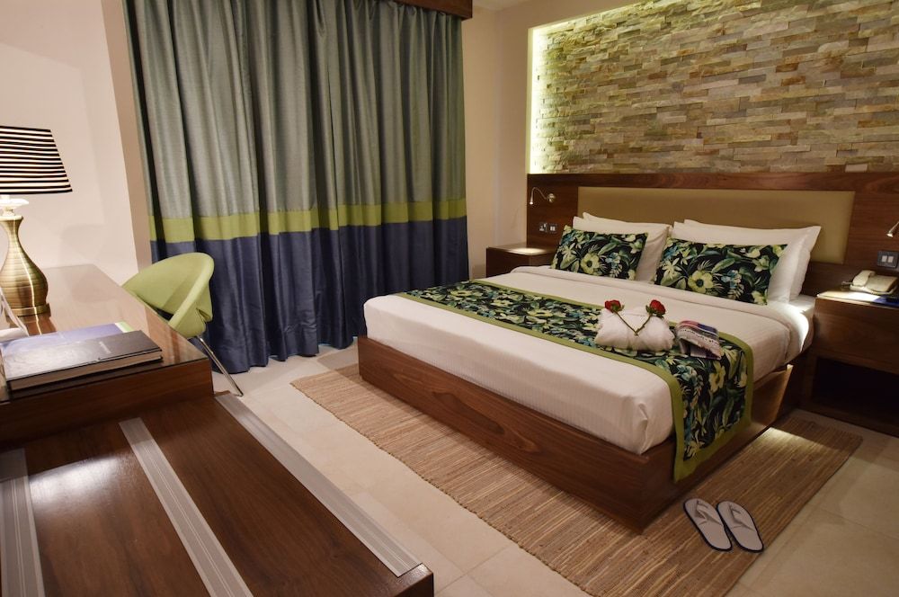 The Palms Beach Hotel And Spa Deluxe Room 3