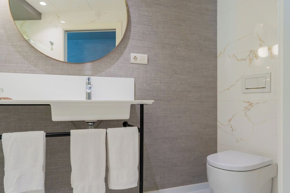 Hotel Riazor Family Room (2 adults + 2 children) 3