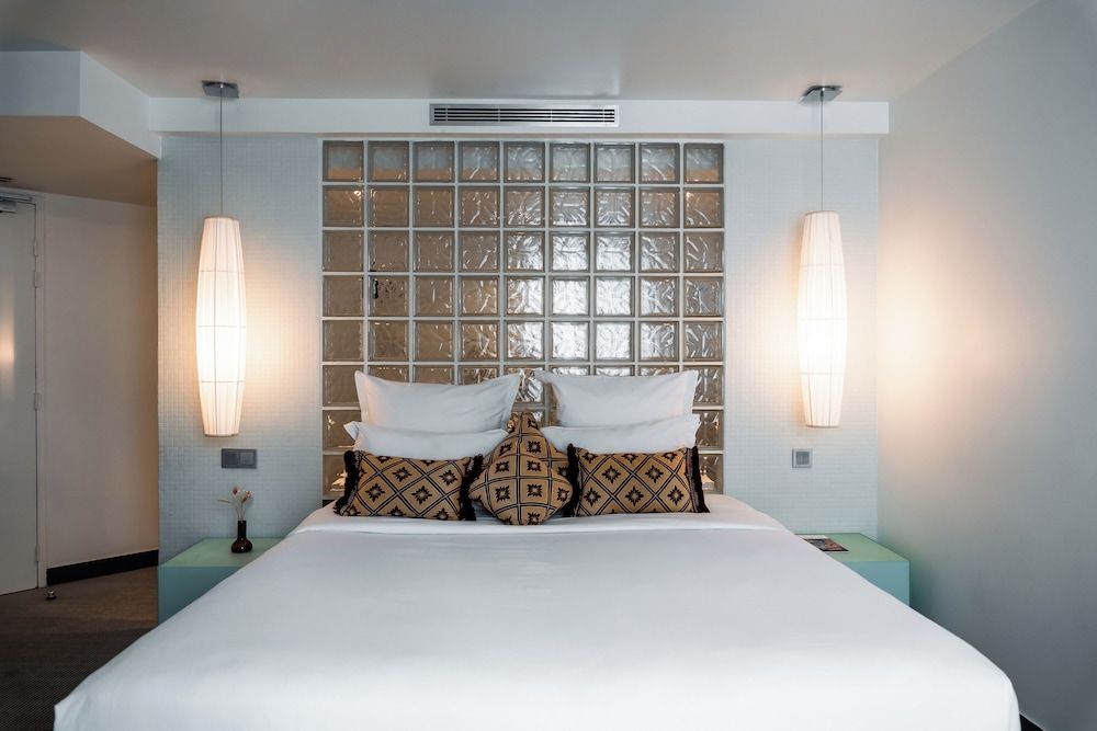 Kube Hotel Paris Standard Double or Twin Room 2