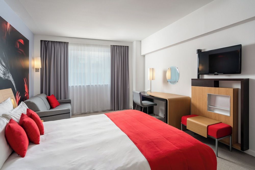 Novotel Bucharest City Centre Superior Double Room, 1 Double Bed with Sofa bed 5