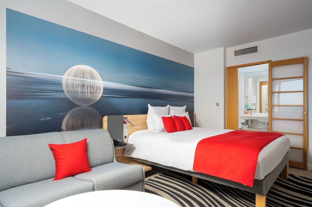 Novotel Bucharest City Centre Superior Double Room, 1 Double Bed with Sofa bed 4