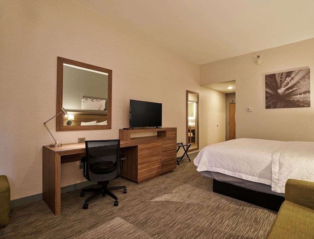 Room, 1 King Bed, Non Smoking (Study)