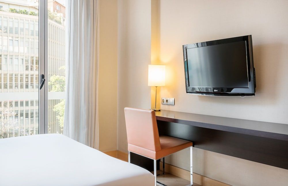 Hotel ILUNION Auditori Double Room 8