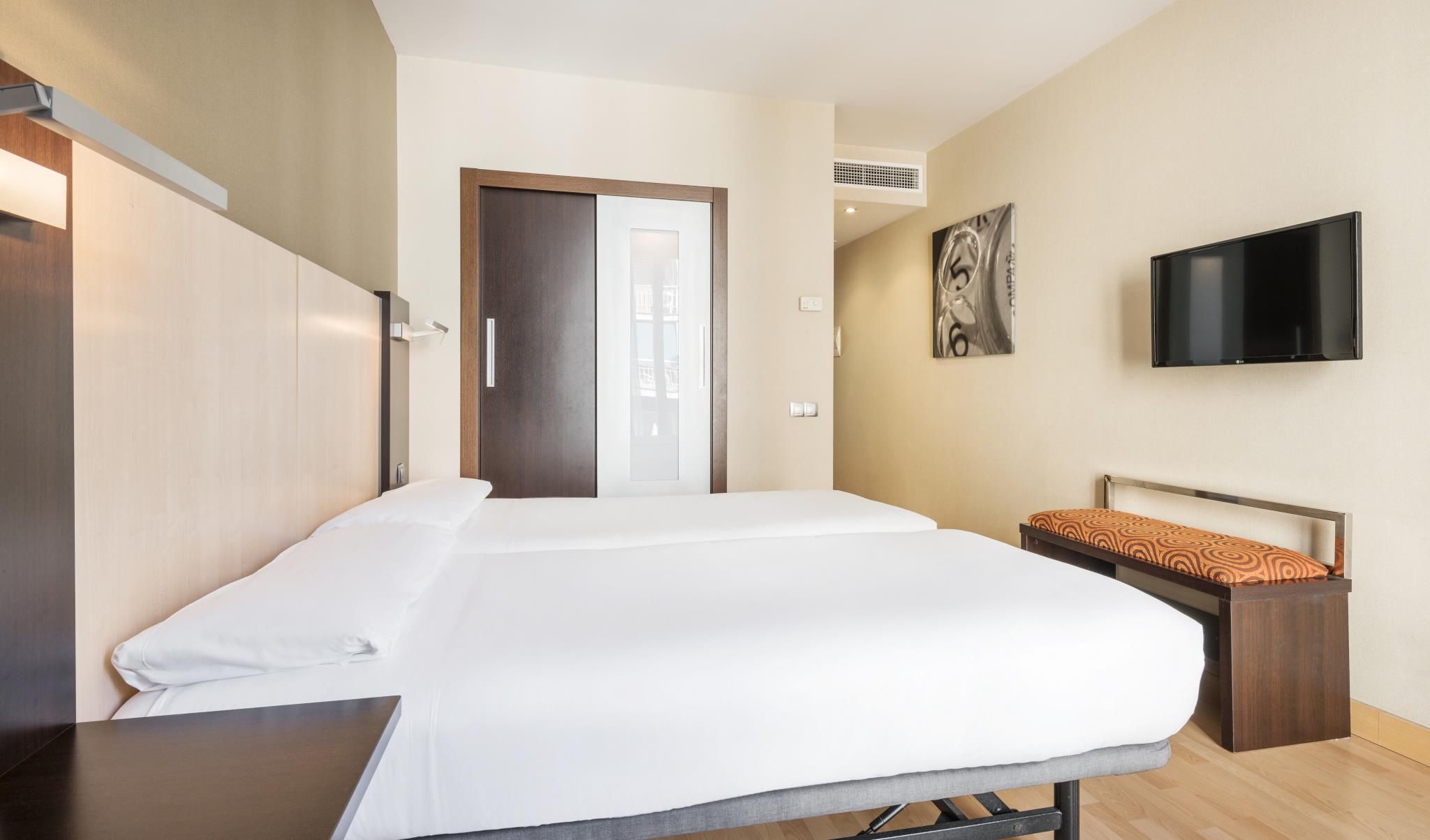 Hotel ILUNION Auditori Standard 6