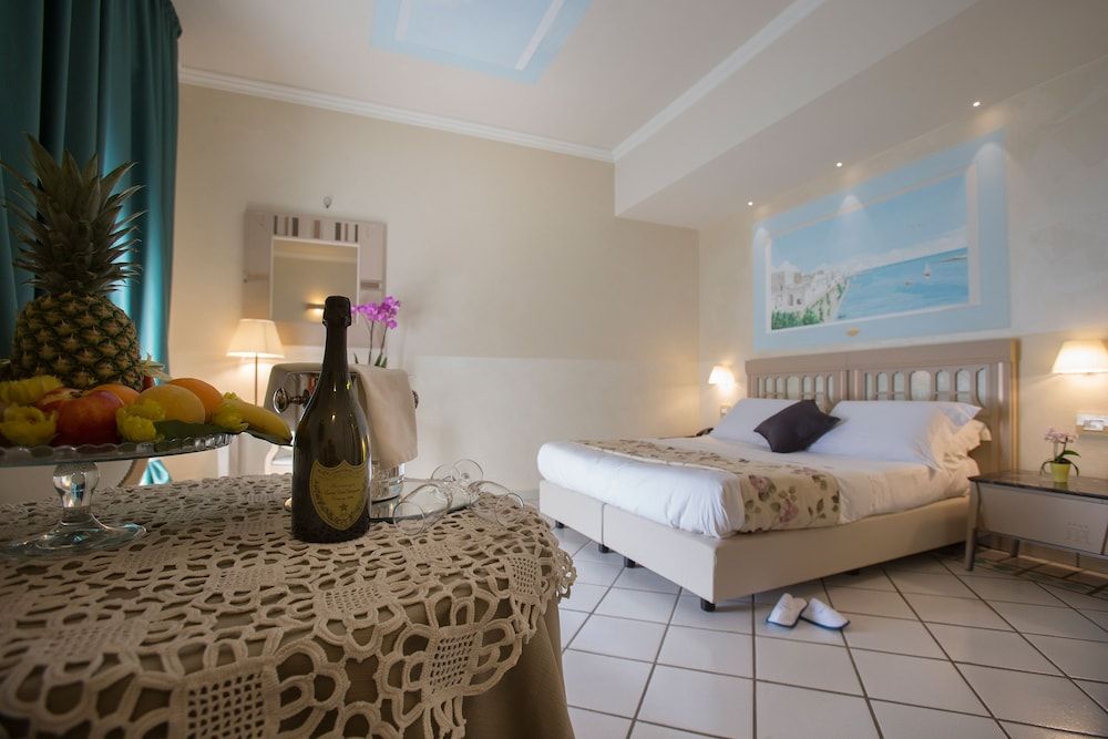 Hotel Hermitage Standard Triple Room 2