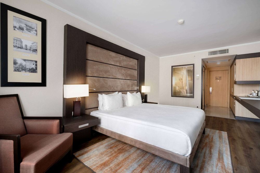 Superior Room, 1 King Bed, Non Smoking