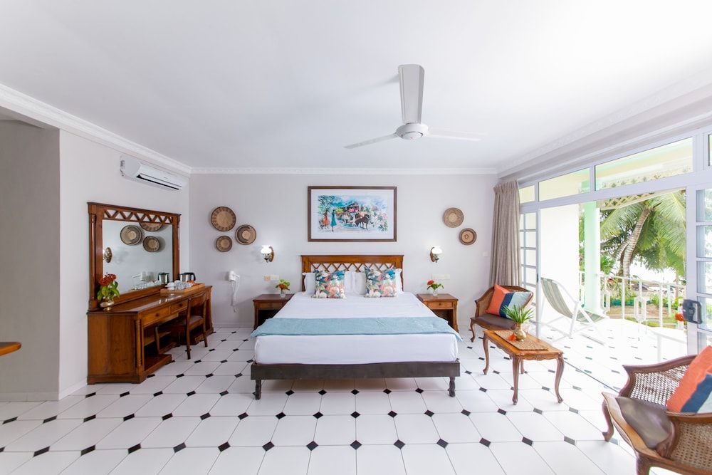 undefined Palm Beach Hotel 4