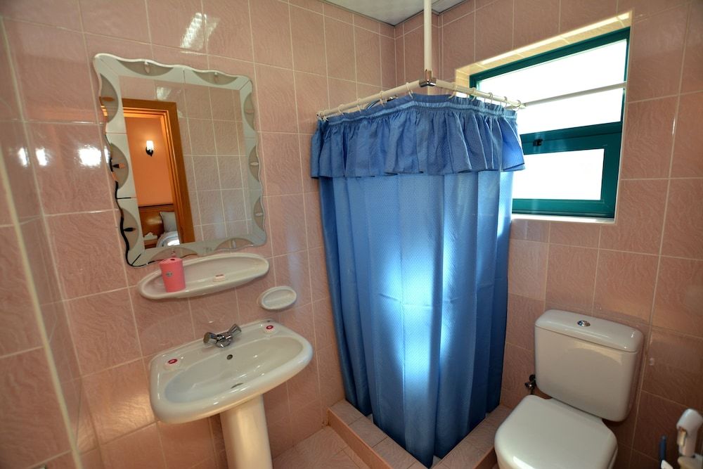 U.A.E Youth Hostel Association Single Room 4