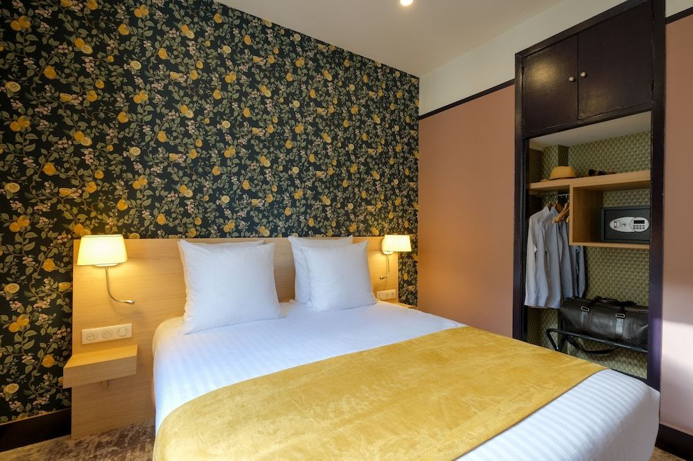 Hôtel de France, un hôtel AMMI Petite Chambre Double Standard 12m² 4