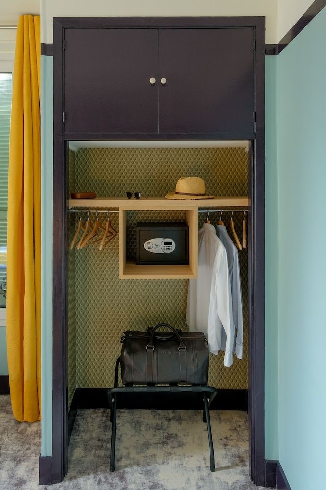 Hôtel de France, un hôtel AMMI Petite Chambre Double Standard 12m² 14