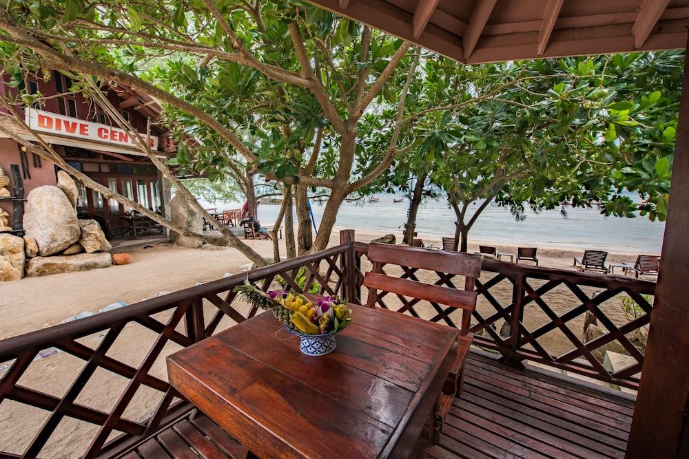 Koh Tao Coral Grand Resort Deluxe Cottage, Beachside 4