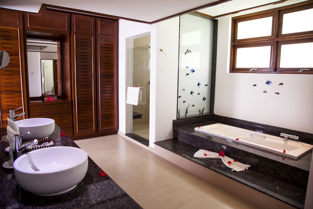 Le Domaine de La Réserve Deluxe Room, 1 Bedroom 11