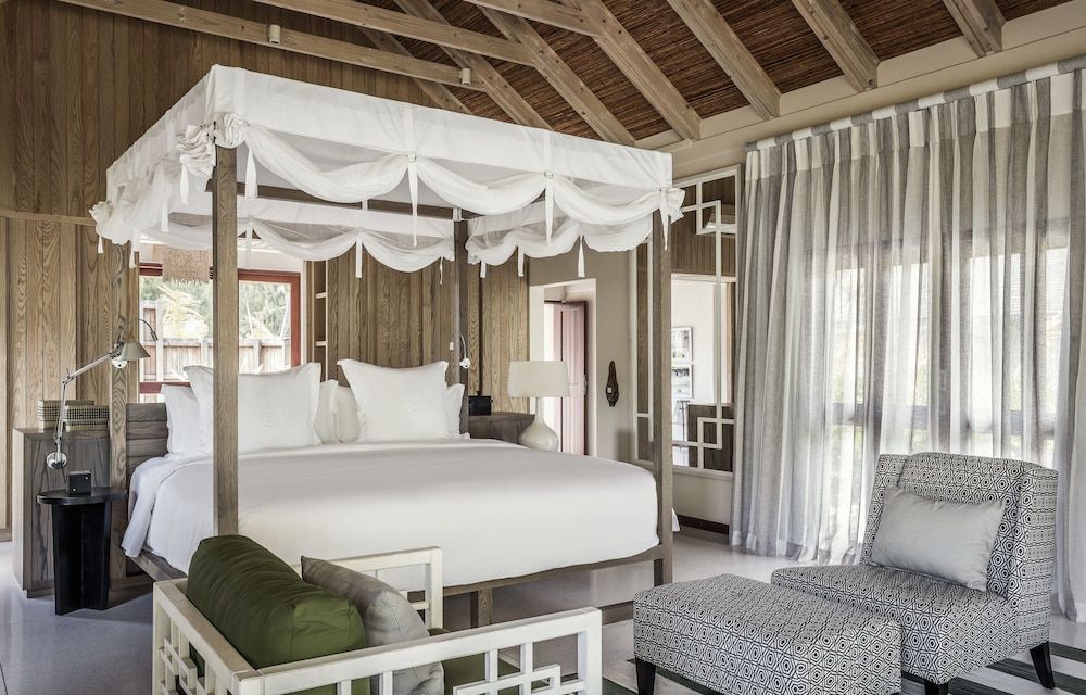 Bungalow, 1 King Bed (Beach)