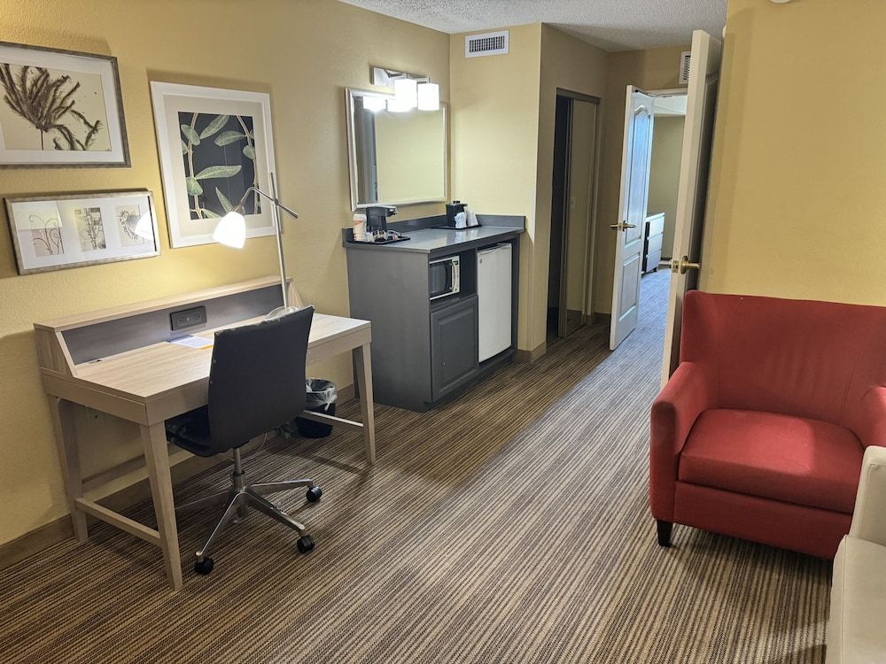 Comfort Inn & Suites St. Paul Northeast Suite, 2 Queen Beds, Non Smoking 5