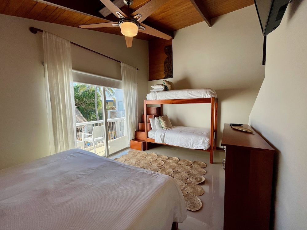 Mata Rocks Resort Junior Suite, Multiple Beds, Balcony, Ocean View 4