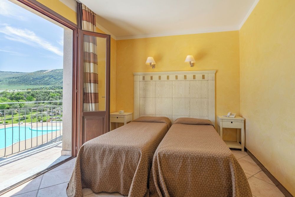 Double Room, 1 Double or 2 Twin Beds