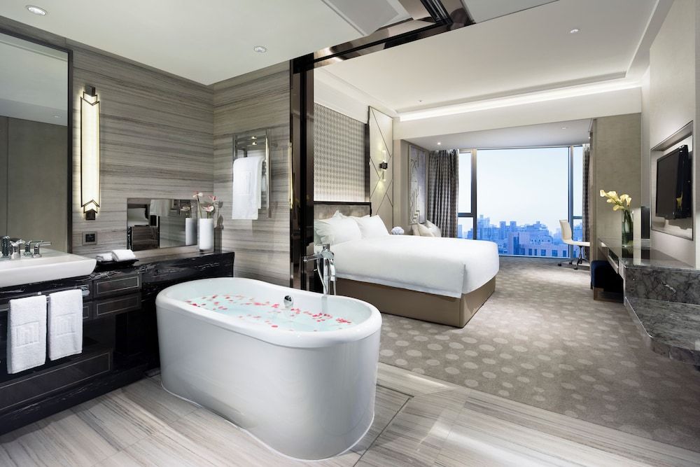 Premier Room, 1 King Bed