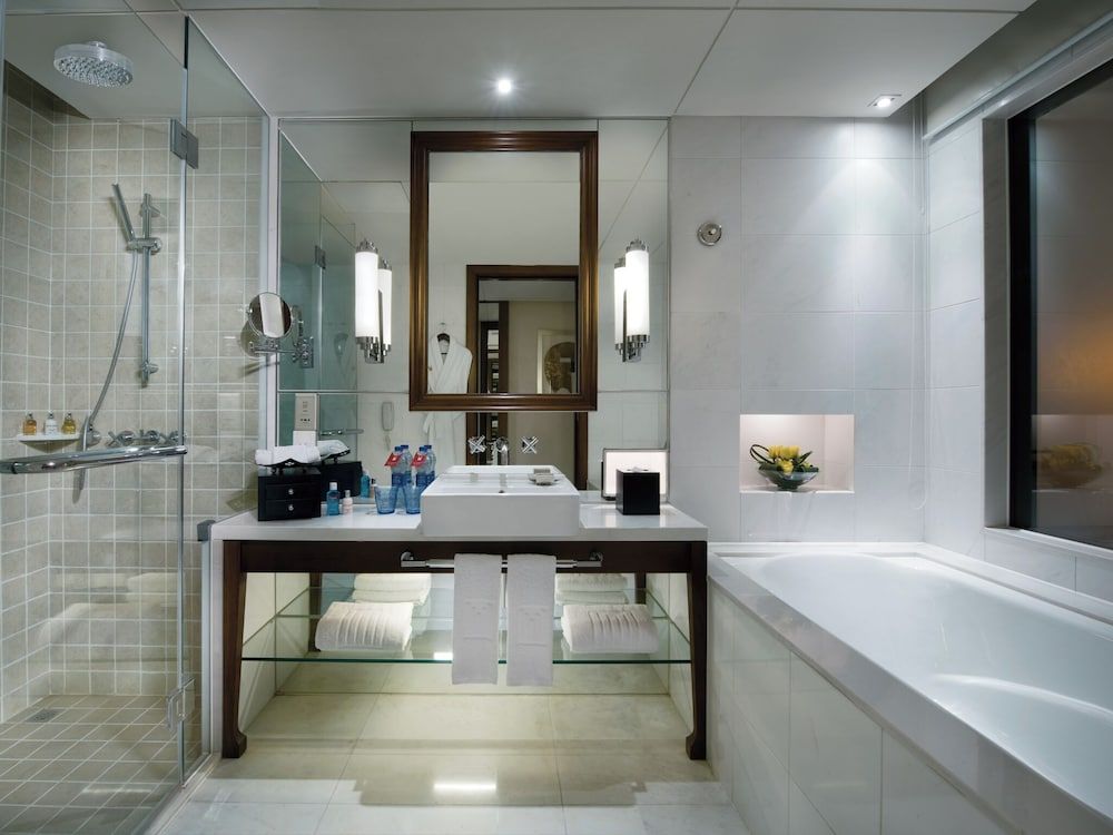 Grand Millennium HongQiao Shanghai Deluxe Room, 1 King Bed 3