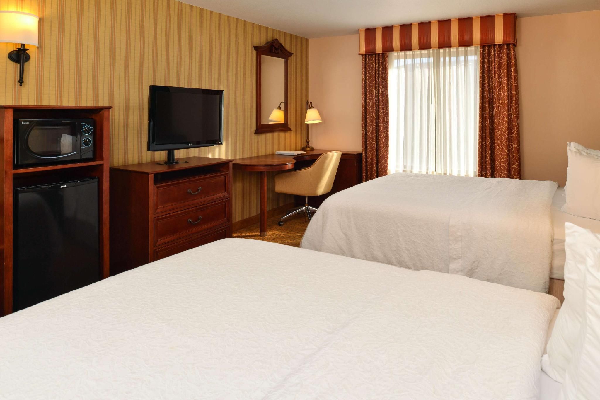 2 Queen Beds Nonsmoking
