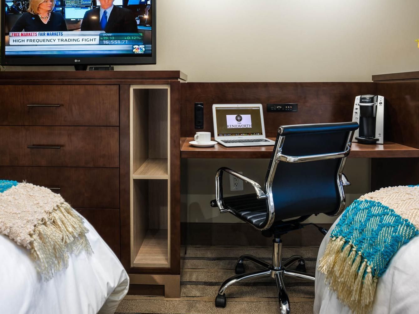 The Kenilworth 2 Queen Beds 3