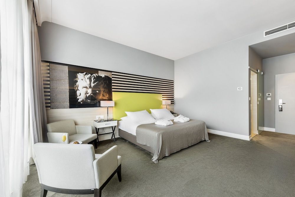 undefined Hotel Lero 8