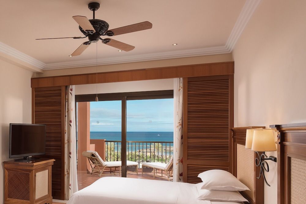 Executive Suite, 2 Queen Beds, Ocean View
