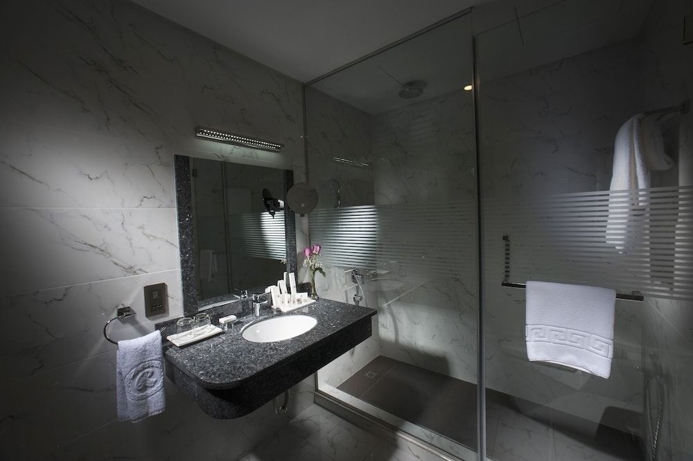 undefined Ramee Rose Hotel 9