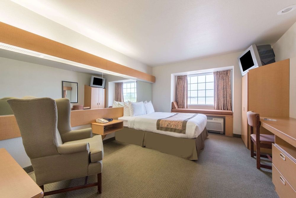 Standard Room, 2 Queen Beds, Accessible