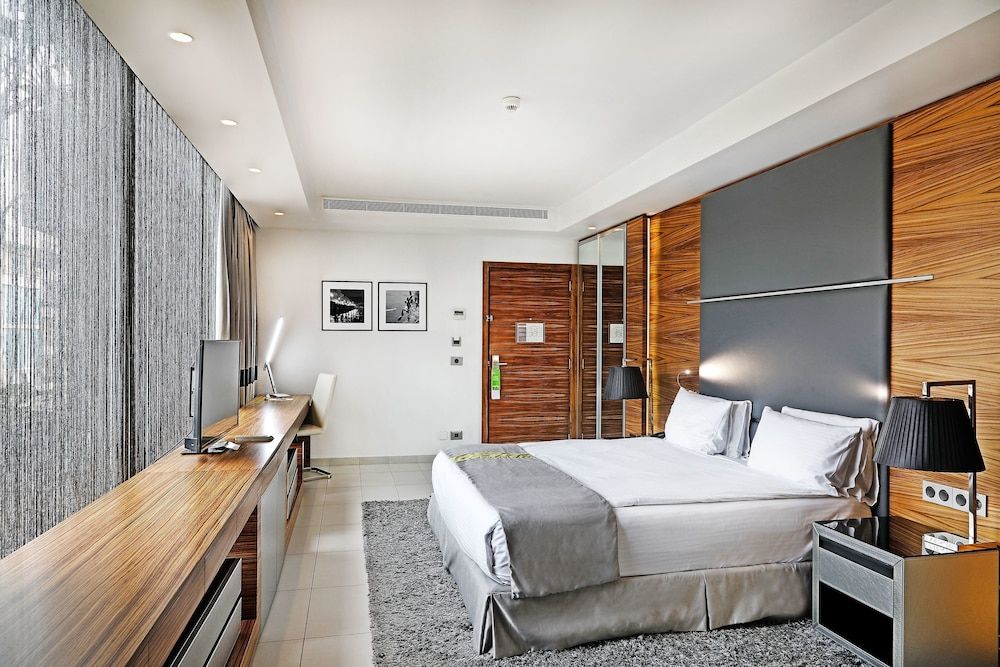 undefined Warwick Stone 55 Hotel 2