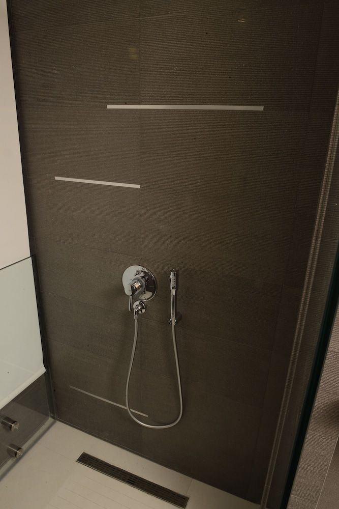 Warwick Stone 55 Hotel Deluxe Twin Room, 2 Twin Beds 8