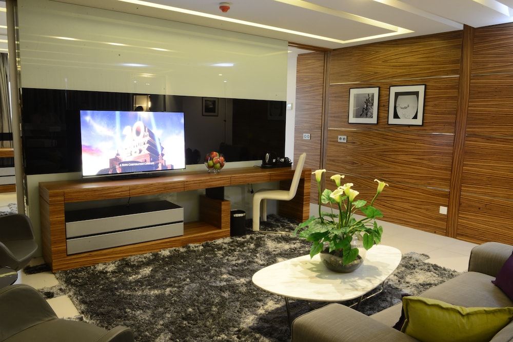 undefined Warwick Stone 55 Hotel 8