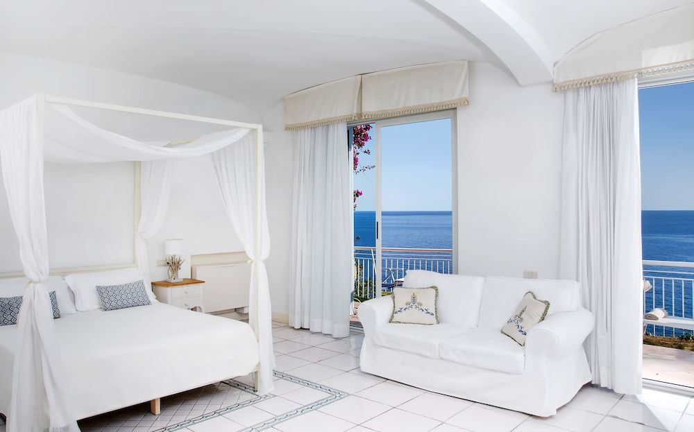 Honeymoon Room