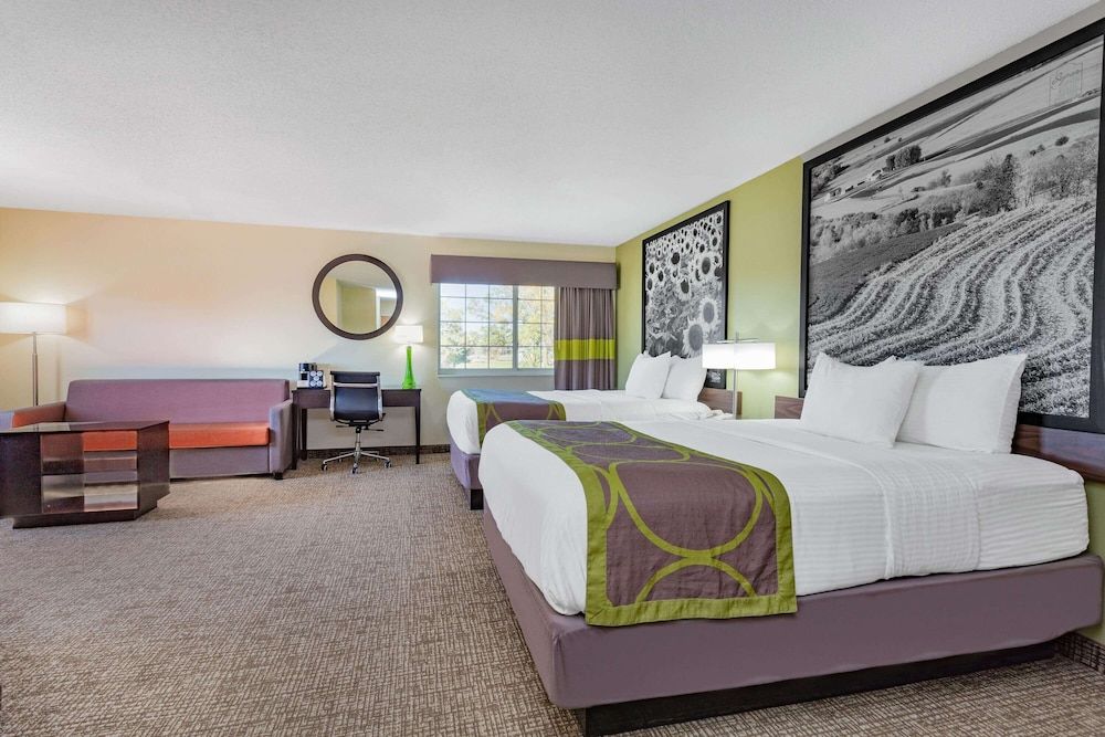 Suite, 2 Queen Beds, Non Smoking
