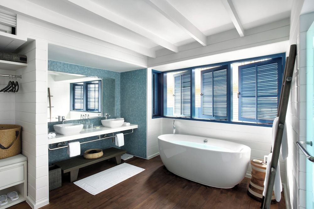 COMO Cocoa Island Villa, Overwater (Dhoni) 4