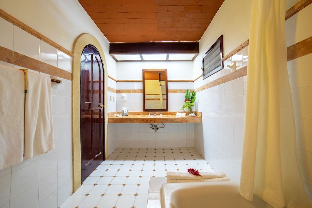 Hotel Chichen Itza Superior Room, Patio, Pool View 6