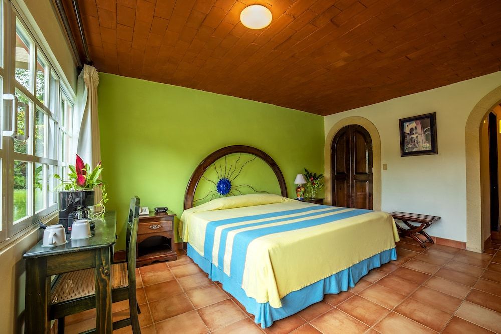 Hotel Chichen Itza Superior Room, Patio, Pool View 2