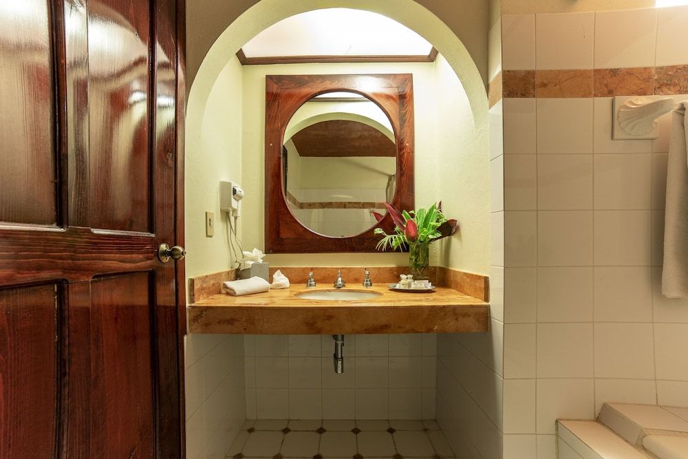 Hotel Chichen Itza Superior Room, Patio, Pool View 5