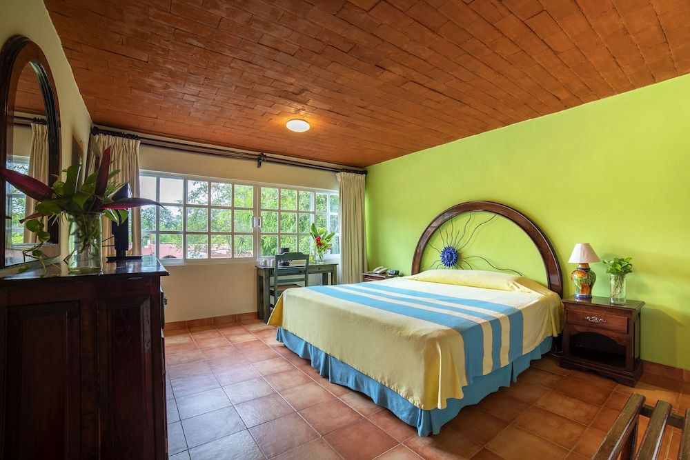 Hotel Chichen Itza Standard Double Room, Garden View, Poolside 4