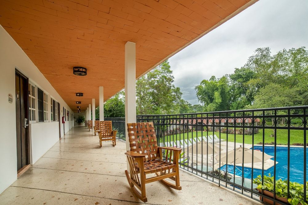 Hotel Chichen Itza Standard Double Room, Garden View, Poolside 5