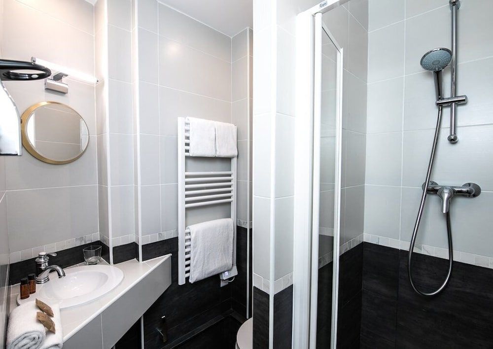 Eiffel Villa Garibaldi Double Room 10