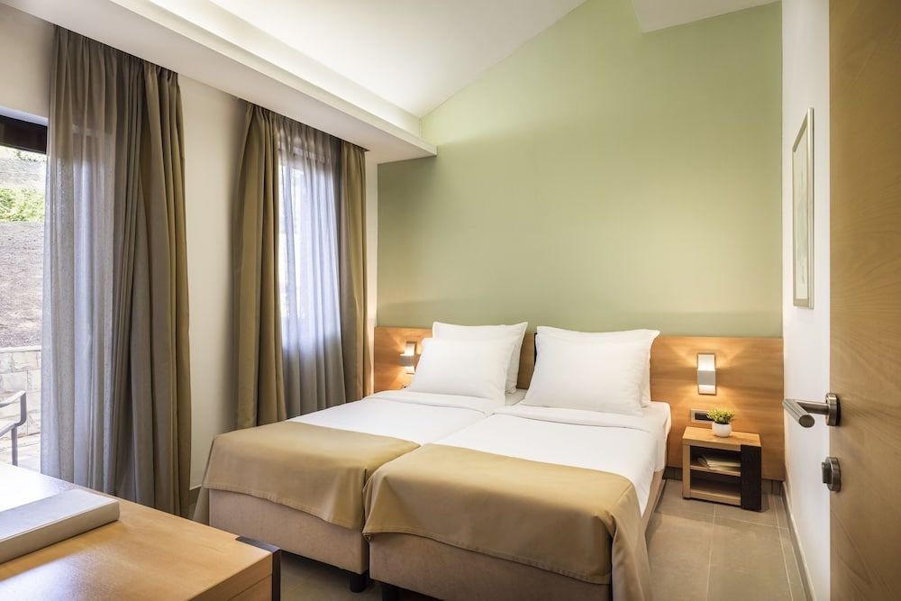 Apartment, Multiple Bedrooms
