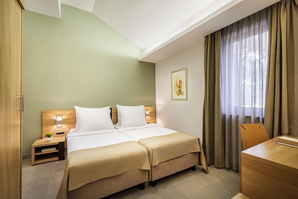 Apartment, Multiple Bedrooms