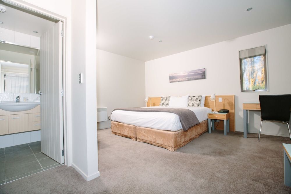 Oakridge Resort Lake Wanaka Guest Room 2