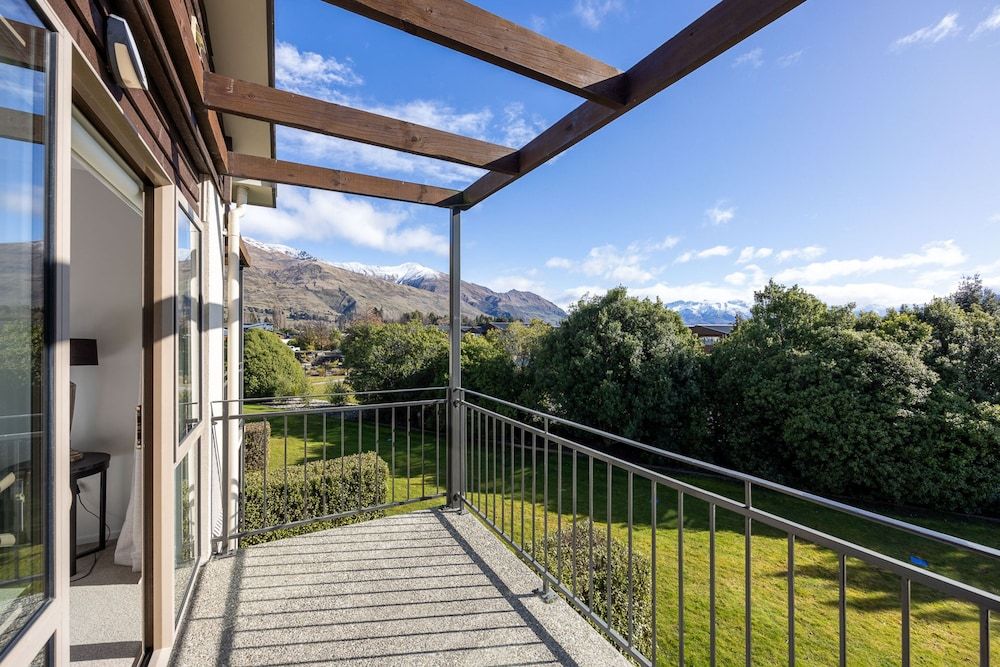 Oakridge Resort Lake Wanaka Premier Room 3