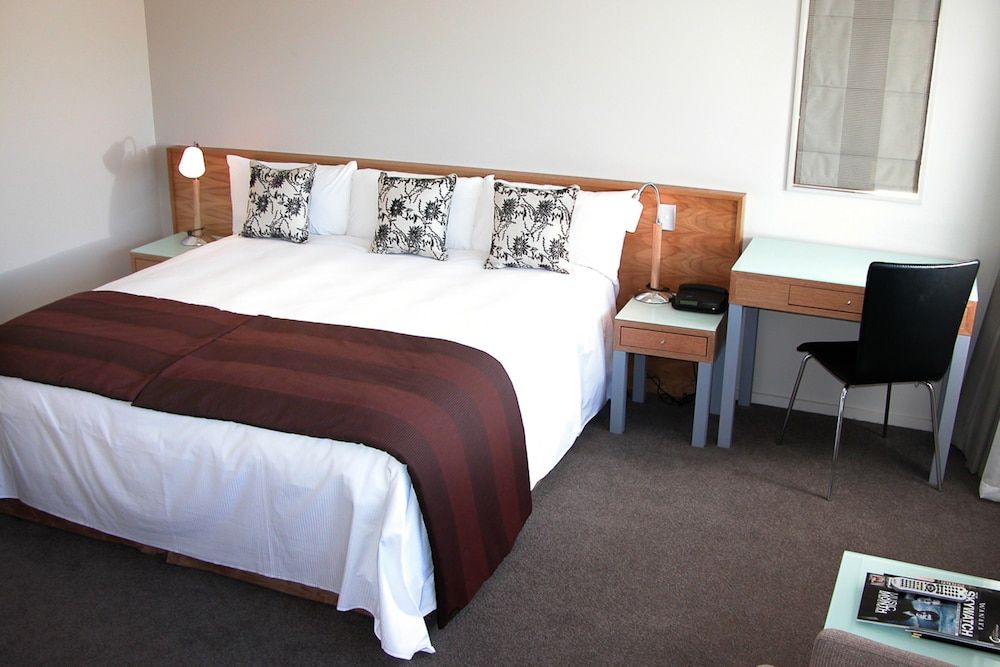 Oakridge Resort Lake Wanaka Guest Room 4