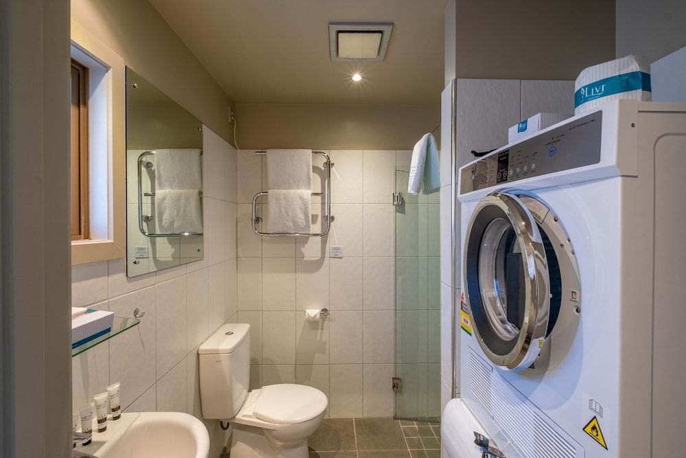 Oakridge Resort Lake Wanaka Family Apartment, 2 Bedrooms 6