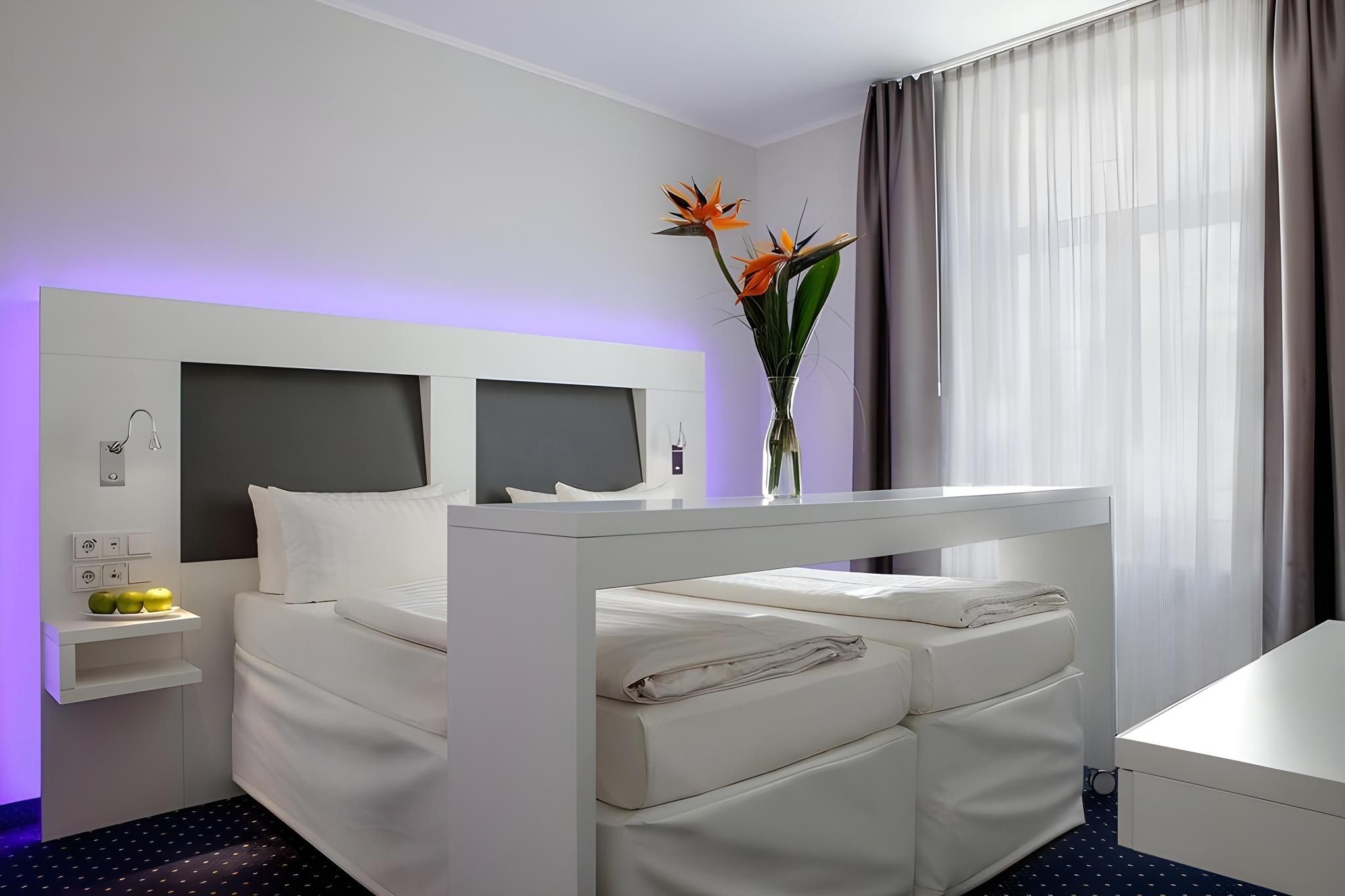 undefined Grand Hotel Downtown 7
