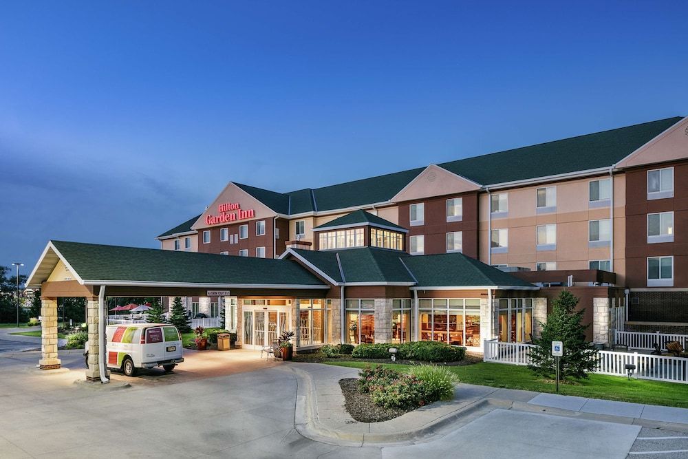 undefined Hilton Garden Inn Omaha West 6
